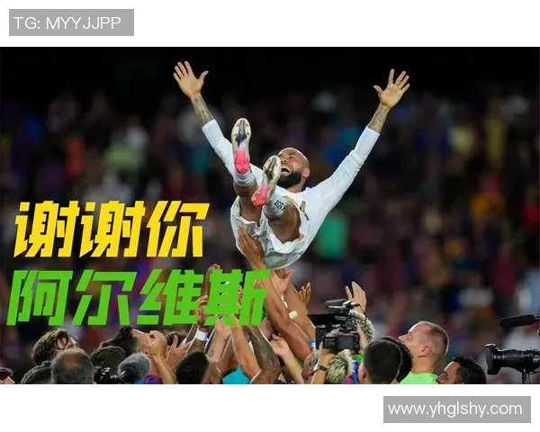 足球明星化身老者街头挑战球迷引发热议与欢笑 足球明星化身老者街头挑战球迷引发热议与欢笑