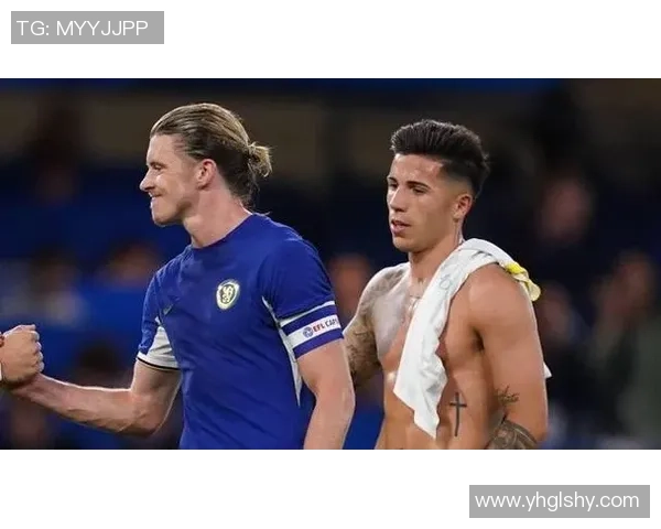 足球明星喜迎新生儿子家庭幸福满溢引发球迷热议 足球明星喜迎新生儿子家庭幸福满溢引发球迷热议