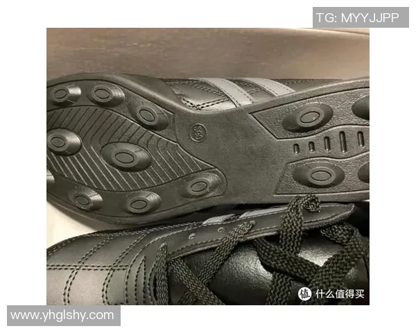 足球明星如何挑选合适的足球鞋以提升比赛表现和舒适度