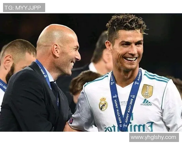 足球明星新老房子对比揭秘豪宅生活与奋斗岁月的真实故事