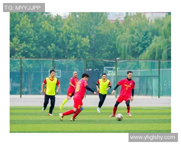 足球明星温情瞬间大合集感受他们的友谊与激情