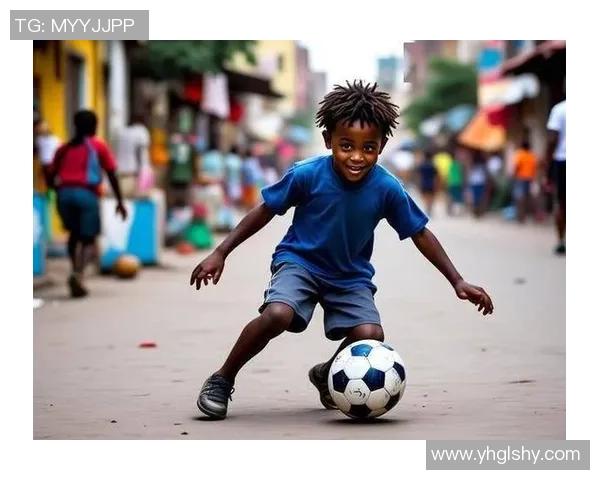 足球明星的可爱孩子们在绿茵场上展现天赋与魅力的精彩瞬间