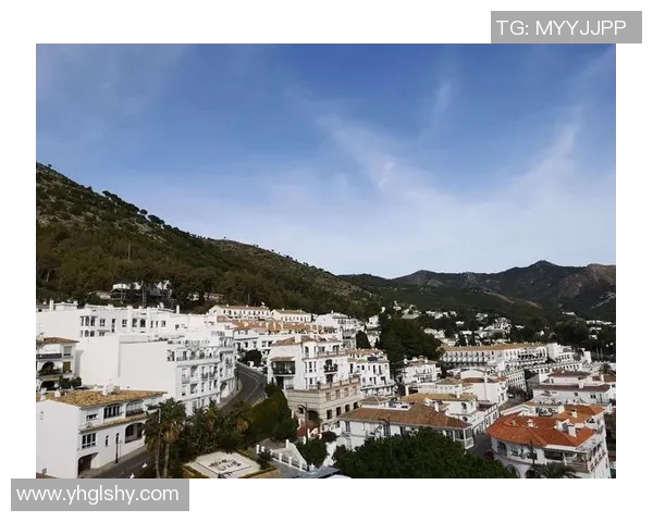 足球明星米白色毛衣时尚搭配解析引领潮流新风尚