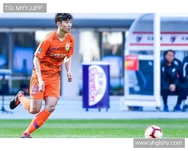 足球明星肖昆的成长历程与职业生涯全解析 足球明星肖昆的成长历程与职业生涯全解析